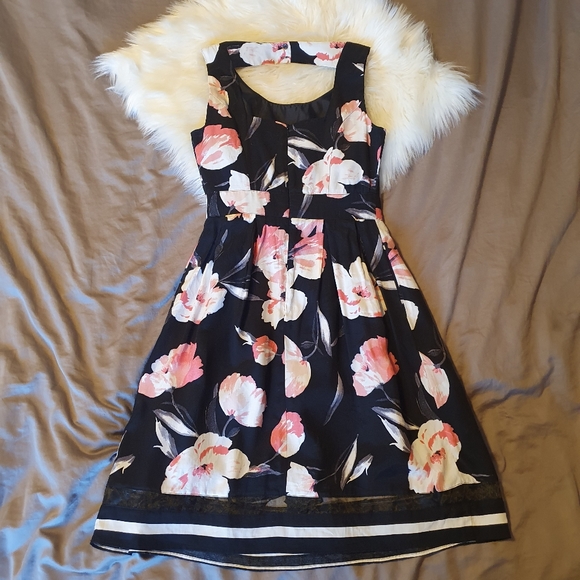 Ricki's Floral Dress Size 0 - Picture 2 of 6